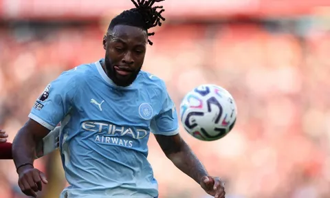 CĐV Man City vùi dập Semenyo sau trận thua PSG