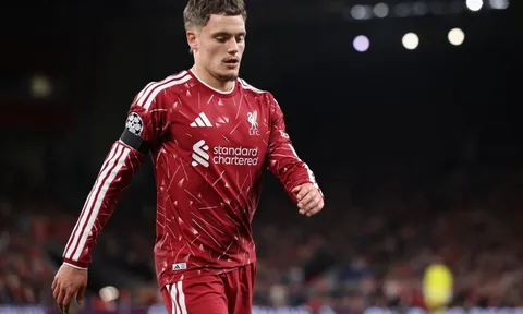 Mặc Bayern chèo kéo, Gerrard khuyên Liverpool giữ Wirtz