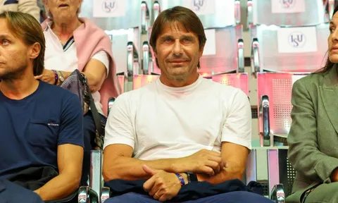Đội ngũ của Antonio Conte đánh tiếng với Man United
