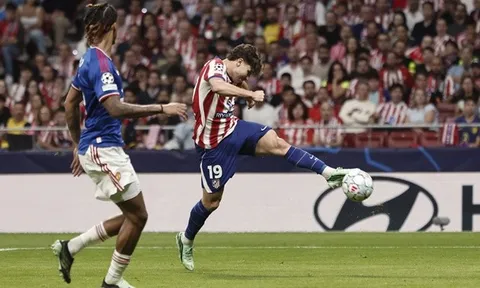 Julian Alvarez sáng cửa sang Barca nhờ người đại diện của Rodri