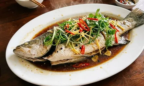 Cách làm cá hấp xì dầu không tanh, thịt chắc ngọt tự nhiên