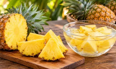 Sợ ăn dứa rát lưỡi, hãy làm ngay mẹo này: Ăn dứa ngon hơn không còn rát lưỡi