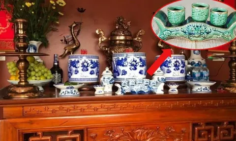 Thắp hương nên dùng nước lọc, nước trà, nước ngọt hay rượu?
