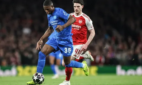 Real, Arsenal, MU chờ diễn biến hợp đồng Kofane