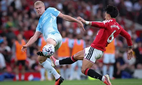 Gary Pallister nhắc nhở Lisandro Martinez về Sir Alex