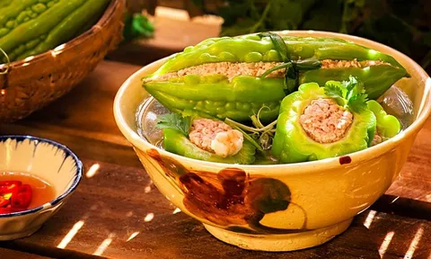 Cách nấu canh khổ qua ngon không đắng