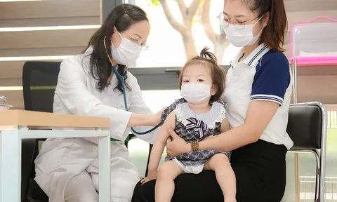 Gia tăng trẻ mắc cúm khi giao mùa, bác sĩ nhi khoa chỉ một sai lầm thường gặp và điều quan trọng cần lưu tâm