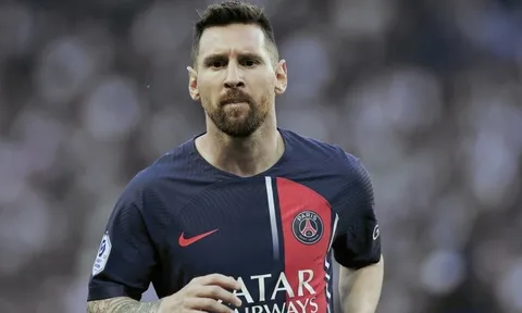 Herrera gọi sự ổn định của Messi là điều điên rồ