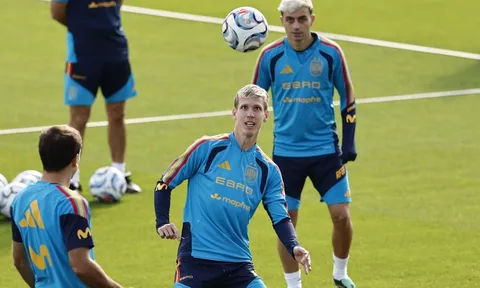 Barcelona nói chuyện với đại diện Dani Olmo giữa sự quan tâm từ Bayern Munich