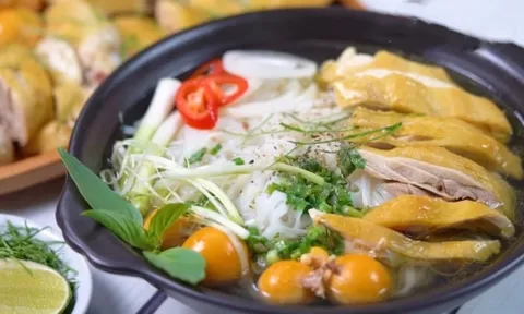 Cách nấu phở gà ngọt thanh, chuẩn vị tại nhà