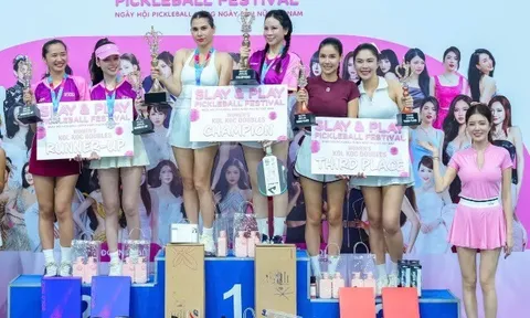 Loạt khoảnh khắc “bùng nổ” cảm xúc trong ngày hội Pickleball, cặp đôi người mẫu giành ngôi vô địch
