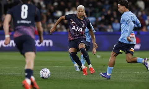 Mượn lời thầy cũ, Richarlison công khai chỉ trích De Zerbi