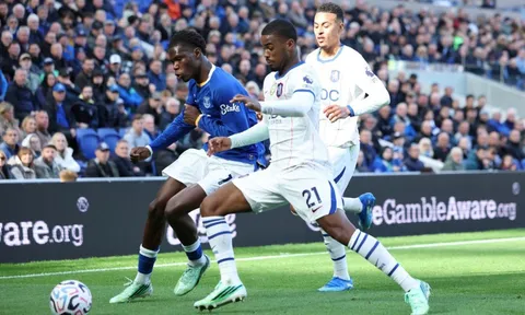 Dàn "kép phụ" Chelsea tỏa sáng và cơn đau đầu dễ chịu của Alonso