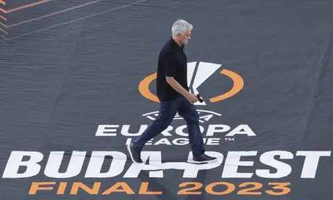 Mourinho và nỗi bất mãn với Sevilla