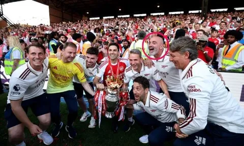 Người đàn ông bí ẩn nâng tầm tư duy cho Arsenal