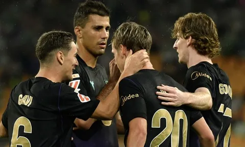 PSG và Real Madrid chờ trừng phạt tử huyệt của Barcelona