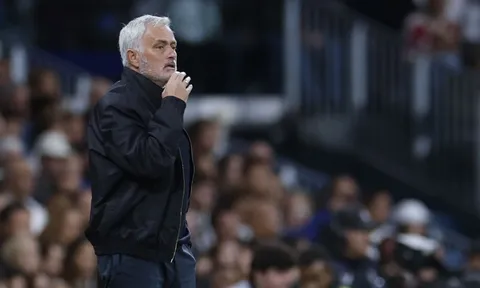 Mourinho chỉ trích HLV Sevilla viện cớ sau trận thua đậm