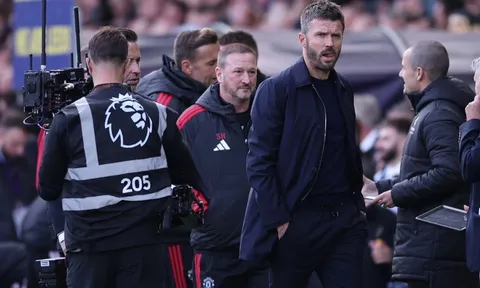 Lời cảnh báo không thừa Neville dành cho Carrick