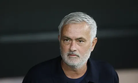 Rò rỉ mâu thuẫn ngầm giữa ban lãnh đạo Real và Mourinho