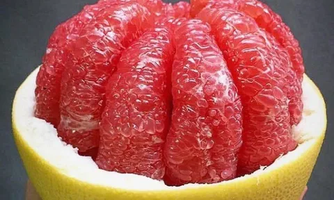 2 cách bóc bưởi nhanh, múi nguyên vẹn, không bị nát hay chảy nước