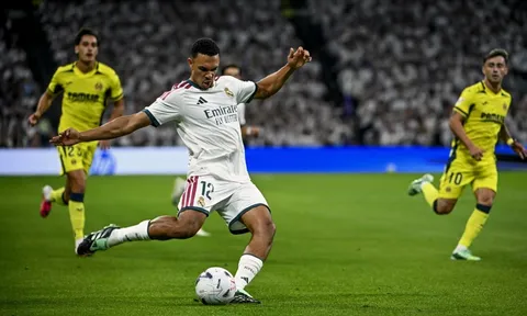 Bị Mourinho "bỏ rơi", Trent Alexander-Arnold lọt tầm ngắm 4 CLB Ngoại hạng Anh