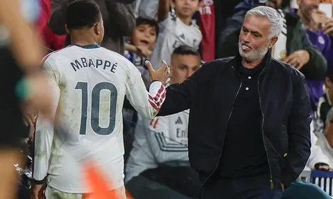 Canh bạc Vinicius của Mourinho trước thềm Siêu kinh điển