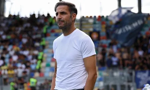 Phép màu tại Como đưa Fabregas vào tầm ngắm Man United
