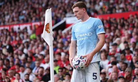 Cựu sao MU tin Elliot Anderson hối hận vì chọn Man City