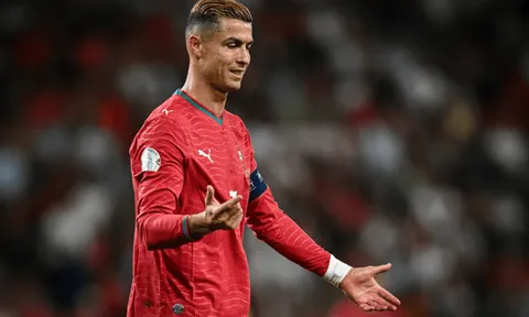 Ronaldo nhận án phạt đình chỉ thi đấu... vô nghĩa