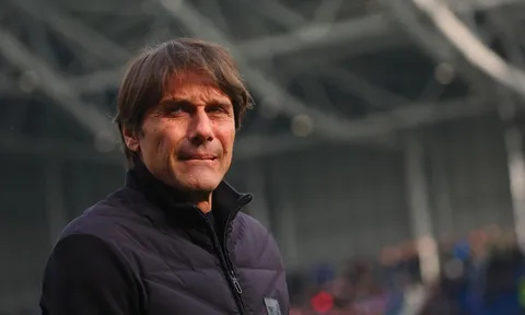 Cựu sao MU lo sợ thảm họa nếu Conte thay Carrick