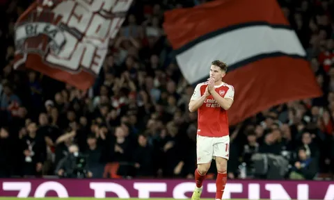 Arsenal chốt giá Gyokeres, ráo riết giữ chân Odegaard