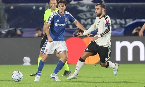 Bruno Fernandes chất vấn đấu pháp của Michael Carrick