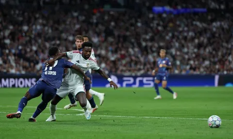 Vinicius tịt ngòi 9 trận liền, Mbappe ra mặt bảo vệ