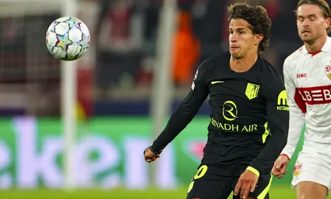 Dồn tiền vá hàng thủ, MU hoãn mua Giuliano Simeone