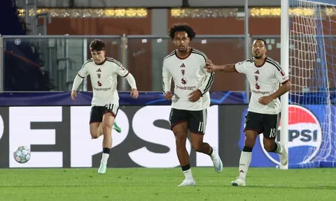 Chấm điểm Man United: De Ligt trải qua cơn ác mộng; Điểm sáng Zirkzee