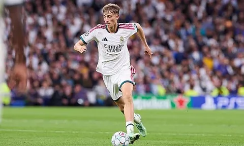 Vượt dớp derby Madrid, Huijsen tìm thấy bản lĩnh ở Real