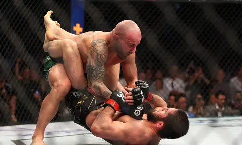 Alexander Volkanovski cảnh báo Movsar Evloev: Kỹ năng vật đỉnh cao vẫn chưa đủ tầm để xưng vương tại UFC 333