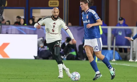 Rực sáng trước MU, Nico Paz lọt tầm ngắm Chelsea
