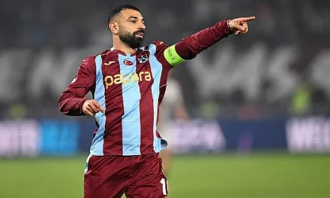 Salah tỏa sáng, Trabzonspor hạ Hearts 2-0