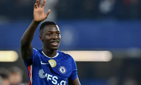 Chelsea được khuyên đừng vội so sánh Caicedo với Makelele