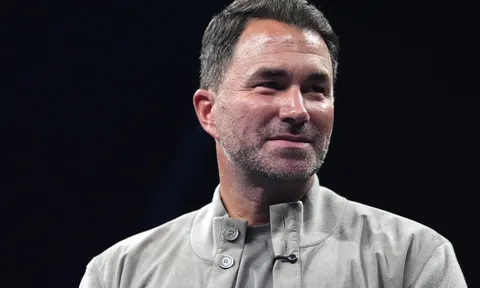 "Họ có lẽ đã xong đời rồi": Eddie Hearn nhận định Zuffa Boxing đang sụp đổ