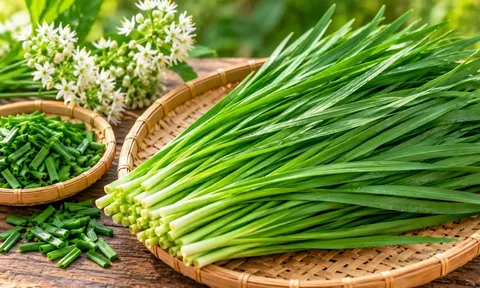  Lá hẹ nhỏ nhưng có nhiều dưỡng chất, ăn đúng cách mang lại những lợi ích này