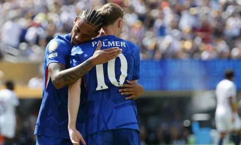 De Zerbi khen ngợi bộ ba Palmer - Pedro - Rogers của Chelsea