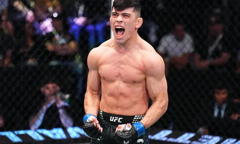 Kevin Vallejos cổ vũ Alexander Volkanovski tại UFC 333: 'Tôi muốn chính tay mình tước đai của anh ấy'
