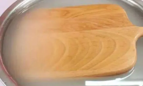 Mua thớt về một thời gian đã bị mốc, nứt, đầu bếp mách làm ngay điều này, thớt để lâu vẫn bền sạch