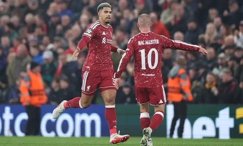 Giữ chân Araujo, Liverpool vẫn cần hậu vệ phải hiện đại
