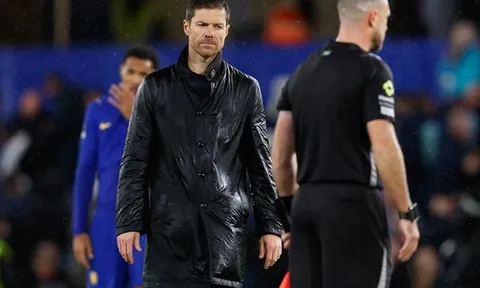 Alonso nhận trách nhiệm, bảo vệ Penders sau thất bại
