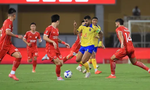 Bao giờ các câu lạc bộ V-League mới tự nuôi nổi mình?