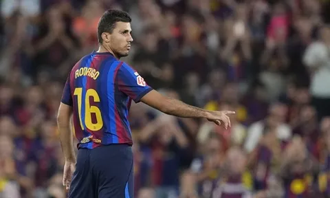 Rodri cảnh báo Barcelona không được chủ quan trước Real Madrid