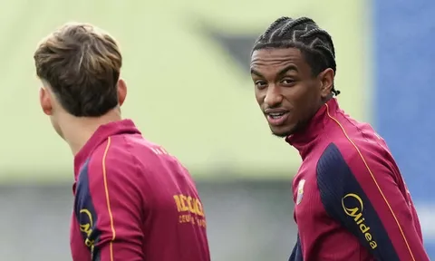 Barcelona cân nhắc để Alejandro Balde sang AS Roma